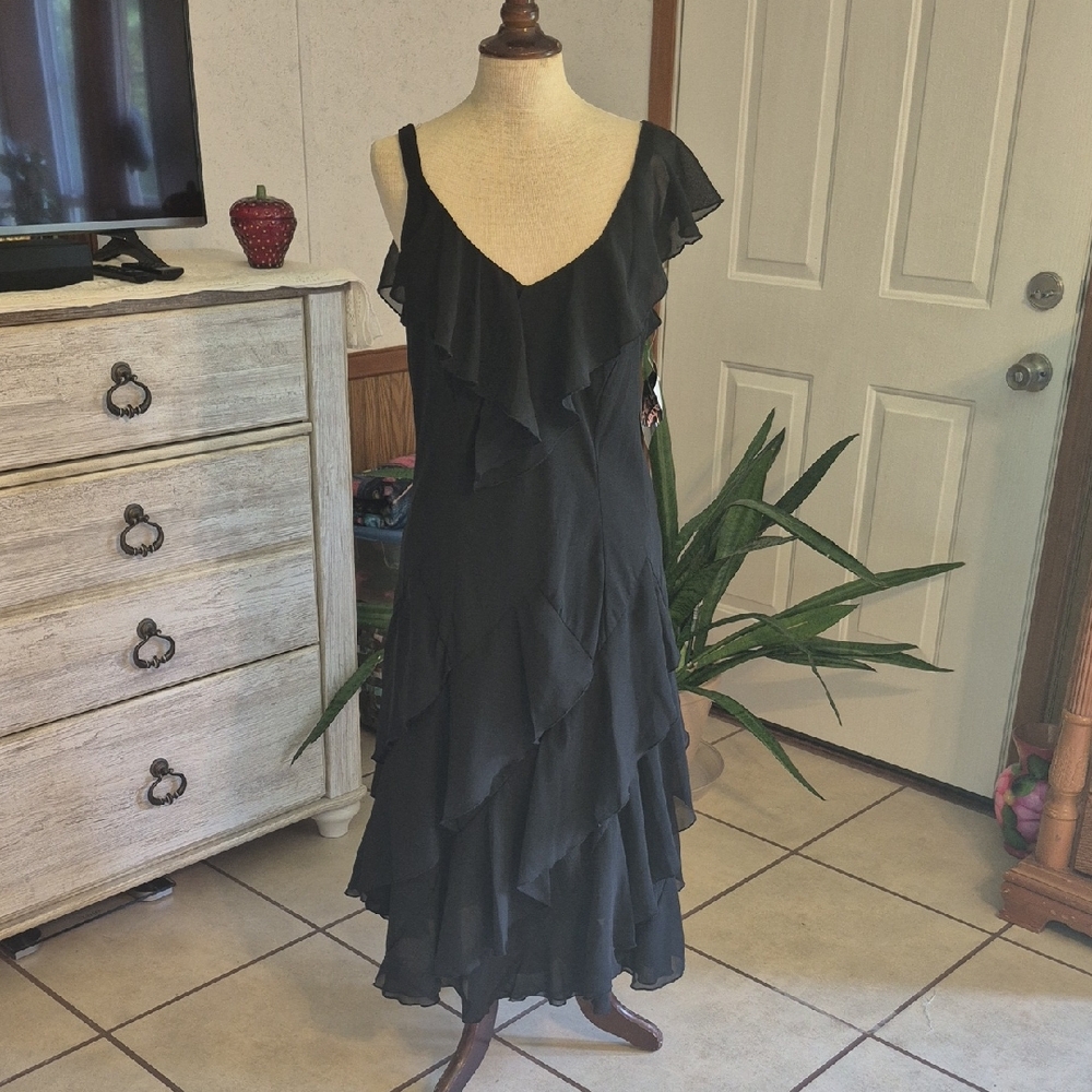 Robbie Bee Elegant Black Layered Dress